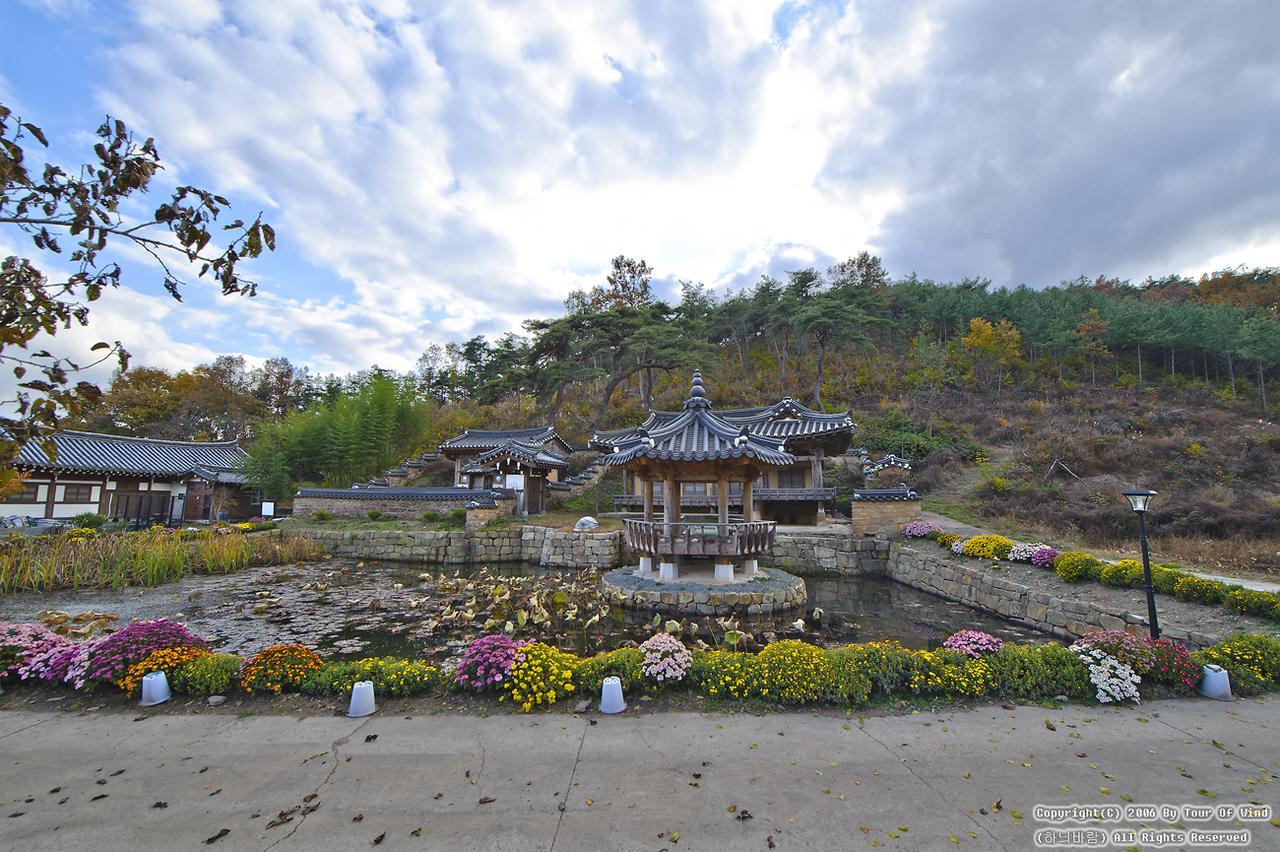 Gwiae Traditional House Yeongcheon Exteriör bild